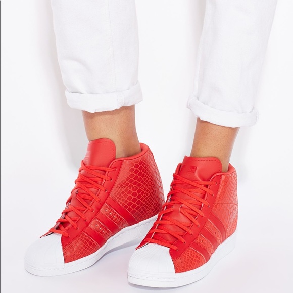 🚨 SALE🚨Adidas Women’s Superstar Up Shoes - Picture 4 of 11